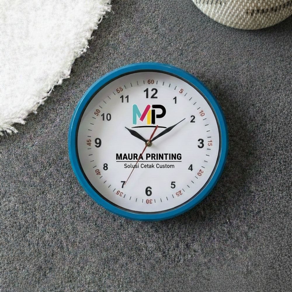 Custom Jam Dinding Bulat Klasik warna biru, jam dinding custom untuk souvenir dan merchandise